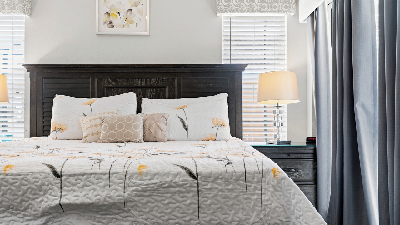 Photo of Bedroom in Seasons