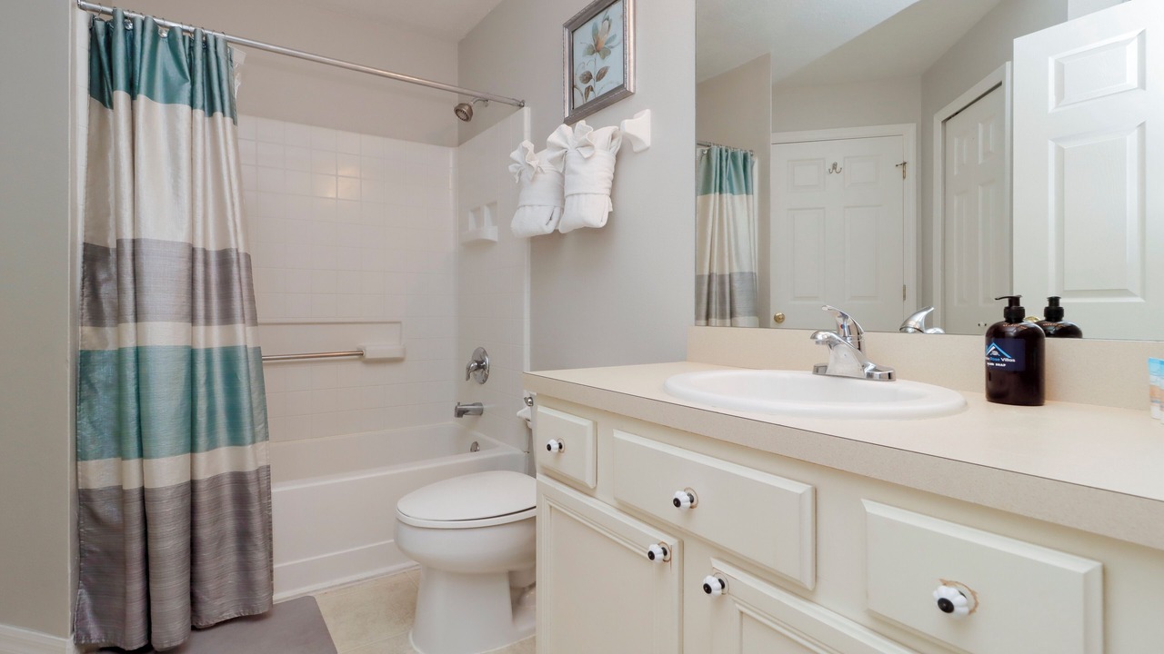 Photo of Bathroom in Seasons