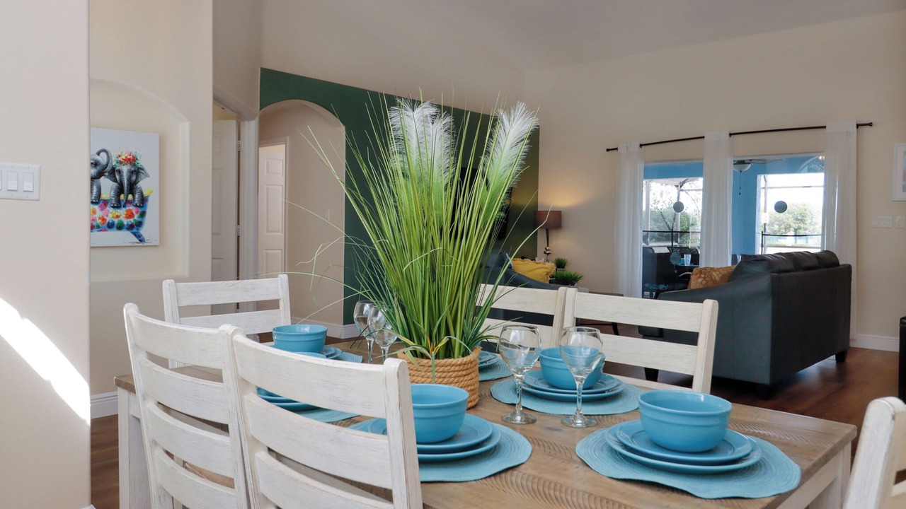 Photo of Livingroom in Orange Tree