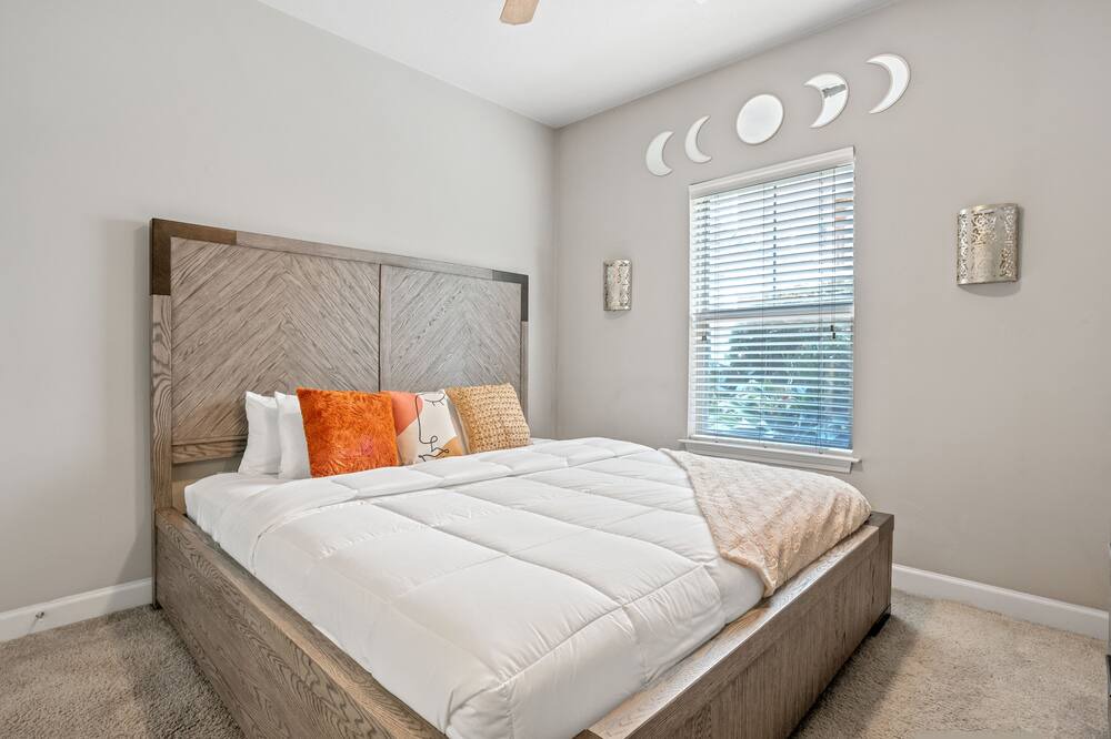 Photo of Bedroom in Westside