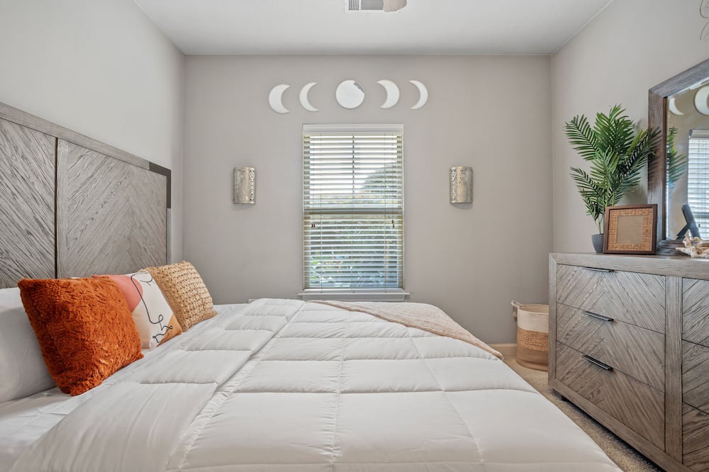 Photo of Bedroom in Westside