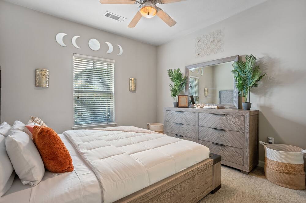 Photo of Bedroom in Westside