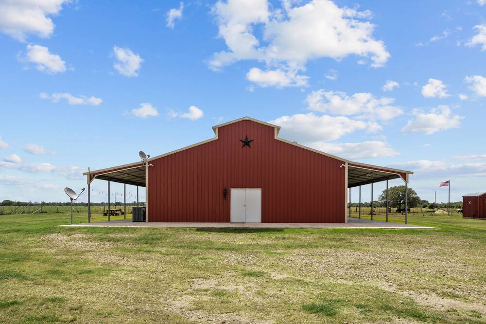 Photo of Outdoor in Damon