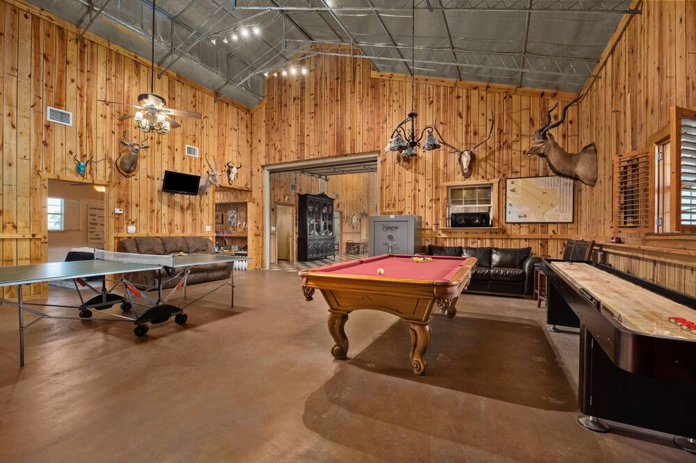 Photo of Bedroom in Damon