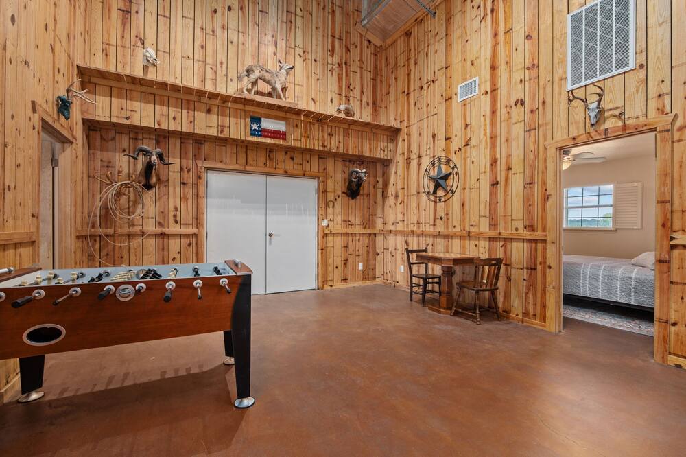 Photo of Bedroom in Damon