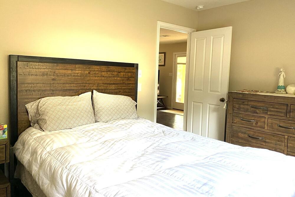 Photo of Bedroom in Montgomery