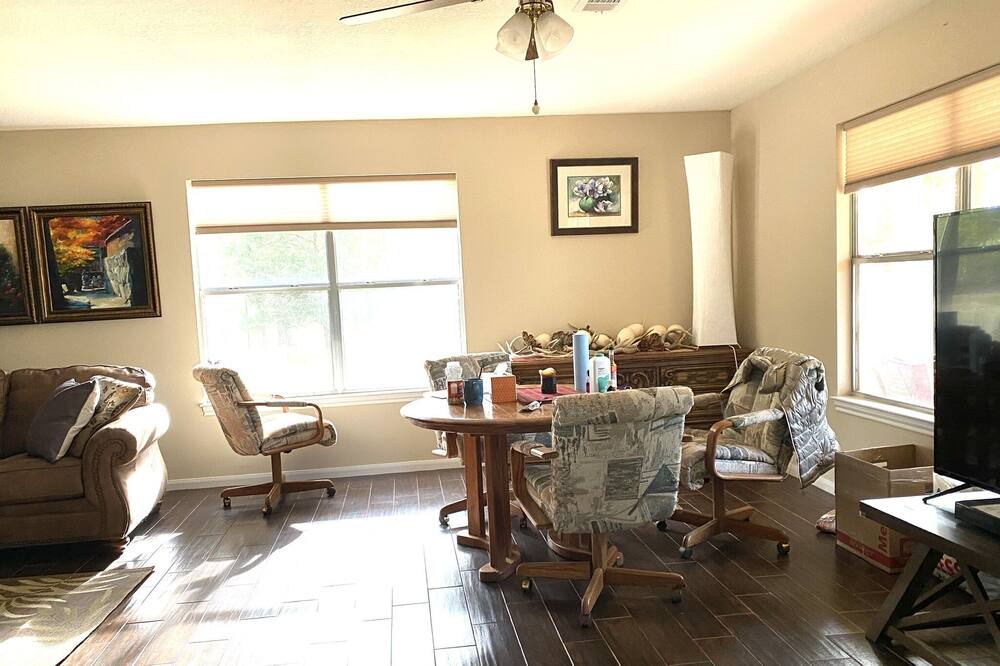 Photo of Livingroom in Montgomery