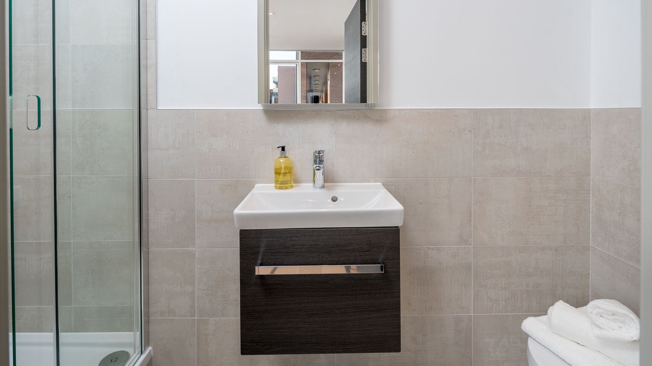 Photo of Others in Tottenham Green