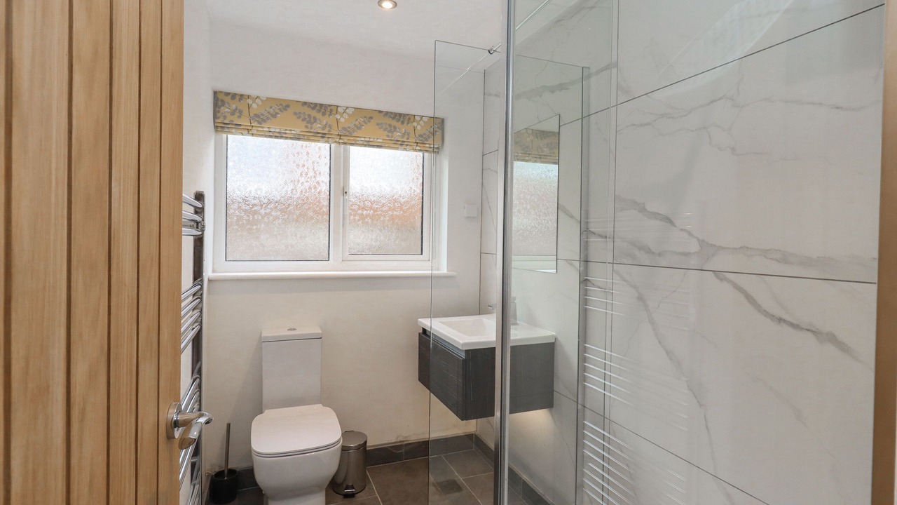 Photo of Bathroom in Pooley Bridge
