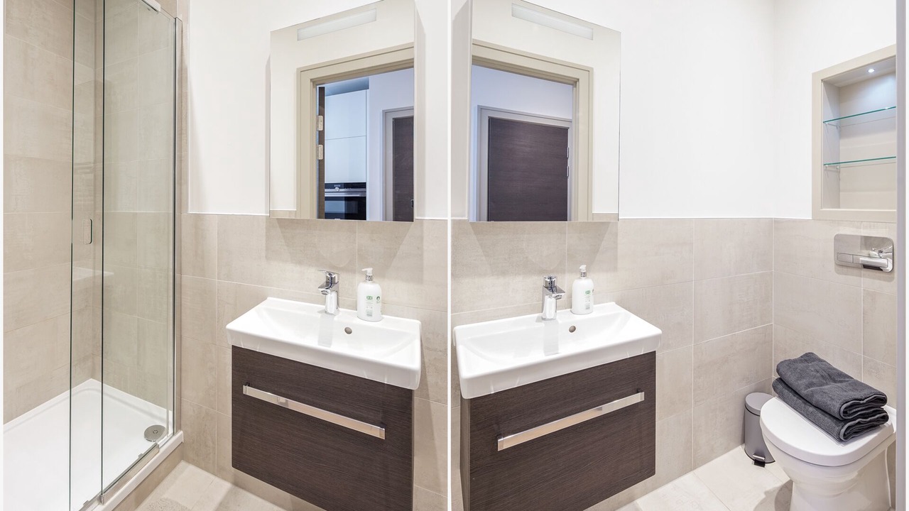 Photo of Others in Tottenham Green