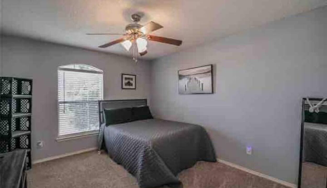 Photo of Bedroom in Fossil Creek