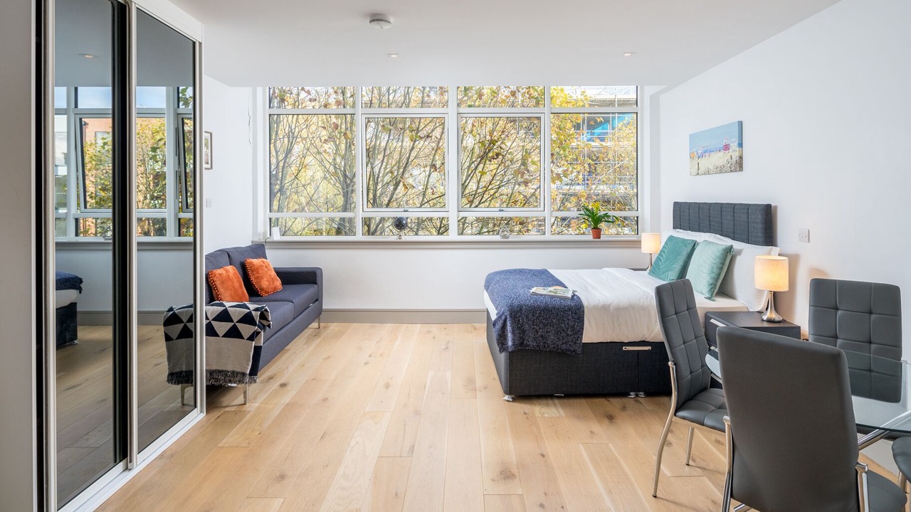 Photo of Others in Tottenham Green