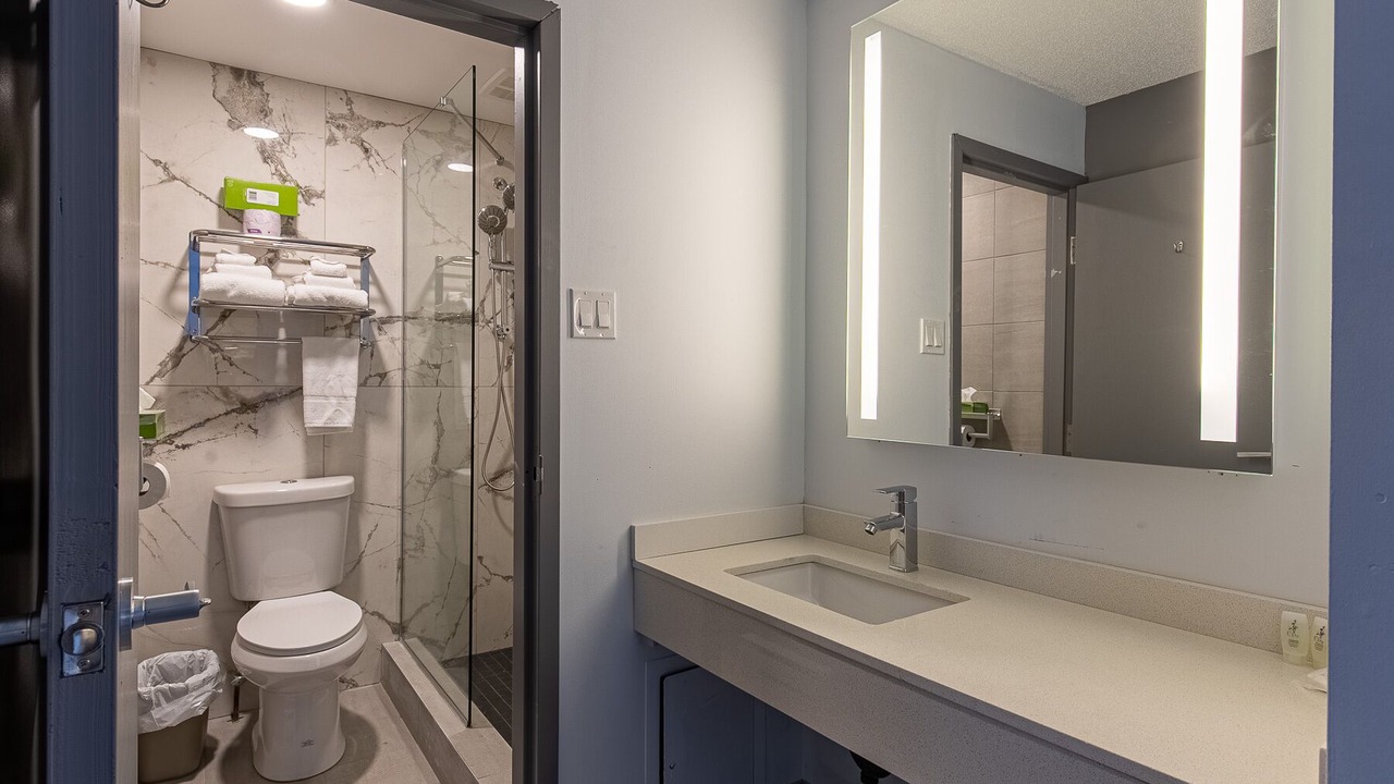 Photo of Bathroom in Mont-Laurier