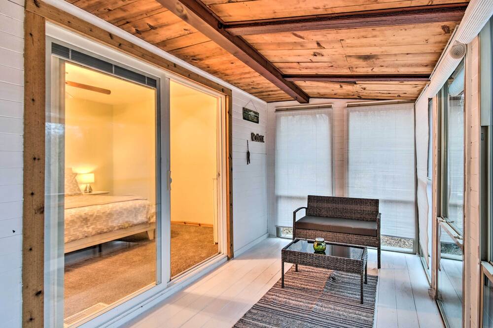 Photo of Patio Balcony in Lost Bridge Village