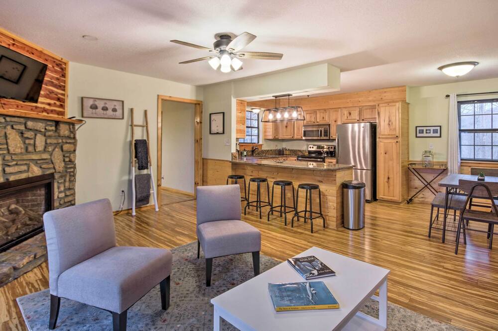 Photo of Livingroom in Lost Bridge Village