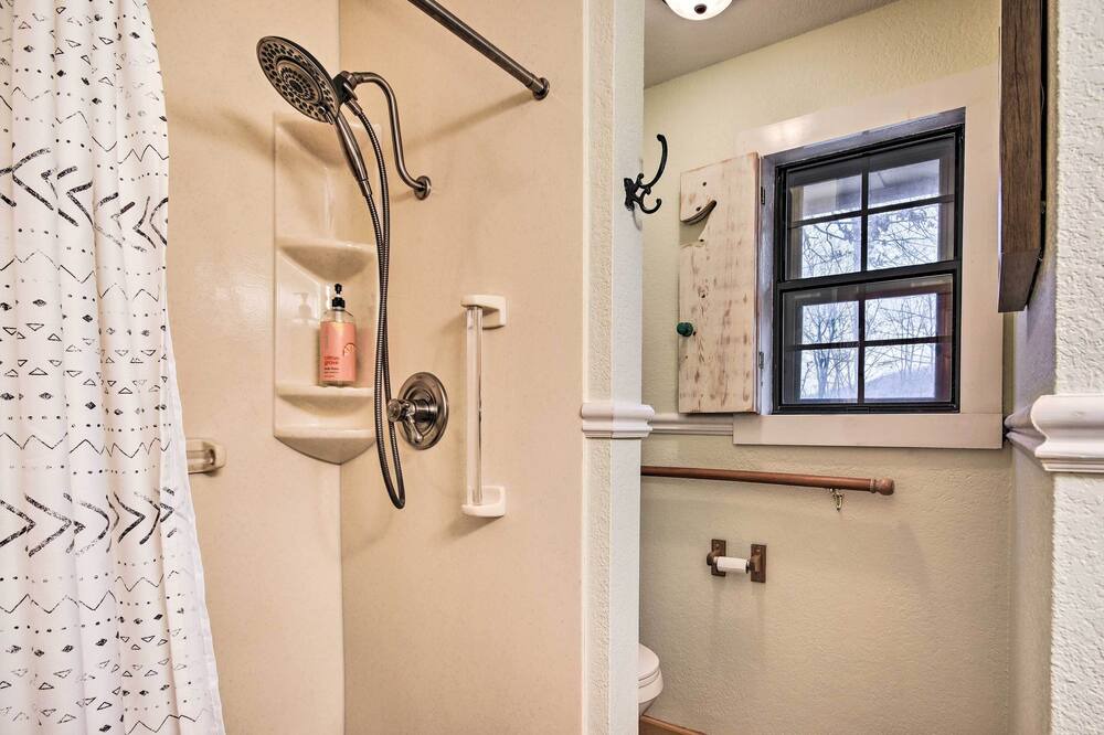 Photo of Bathroom in Lost Bridge Village