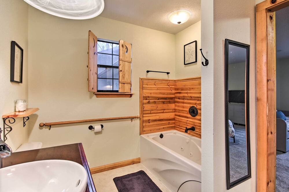 Photo of Bathroom in Lost Bridge Village