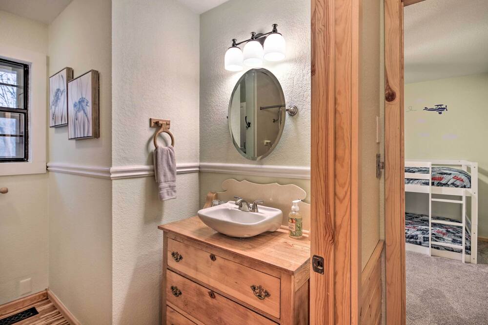 Photo of Bathroom in Lost Bridge Village