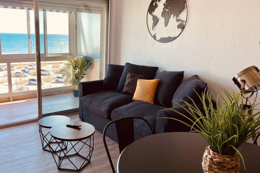 Photo of Livingroom in Saint-Nazaire