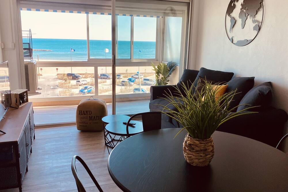 Photo of Livingroom in Saint-Nazaire