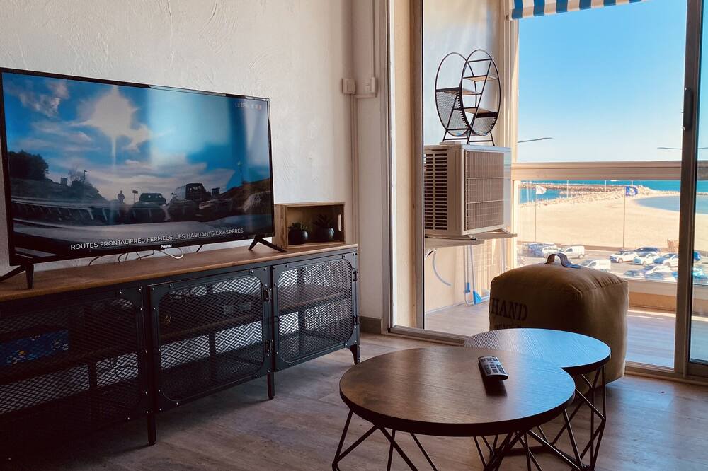 Photo of Livingroom in Saint-Nazaire