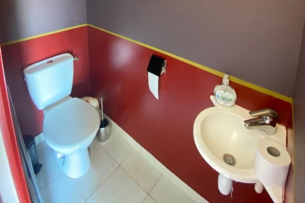 Photo of Bathroom in Le Parc