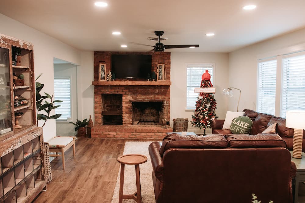 Photo of Livingroom in Lone Star