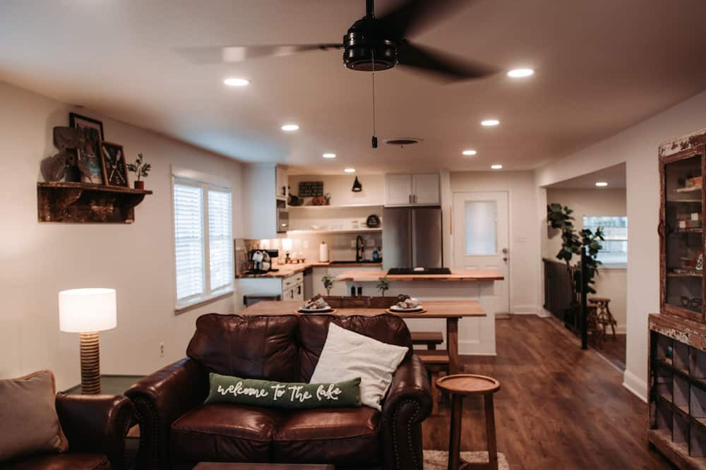 Photo of Livingroom in Lone Star