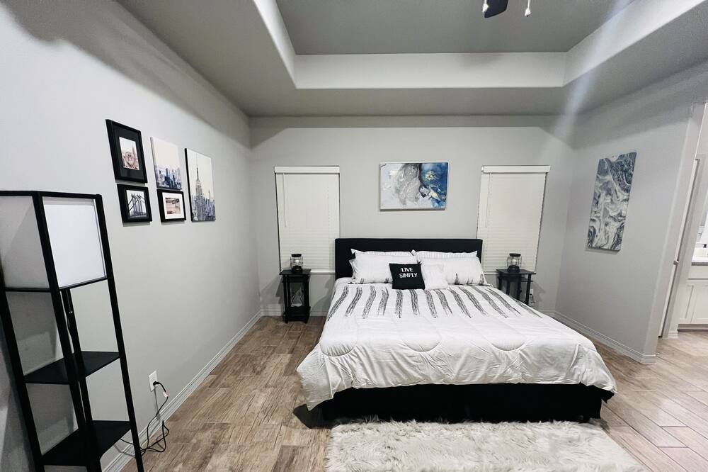 Photo of Bedroom in Biggs Field