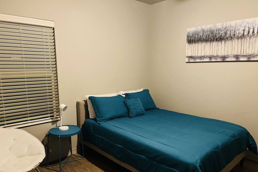 Photo of Bedroom in Biggs Field