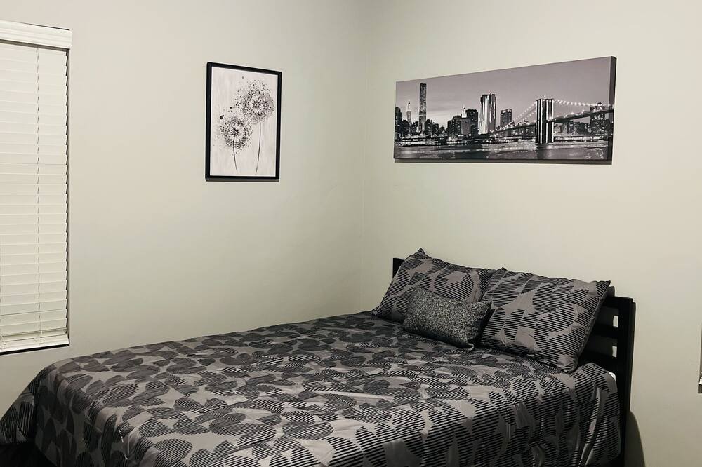Photo of Bedroom in Biggs Field