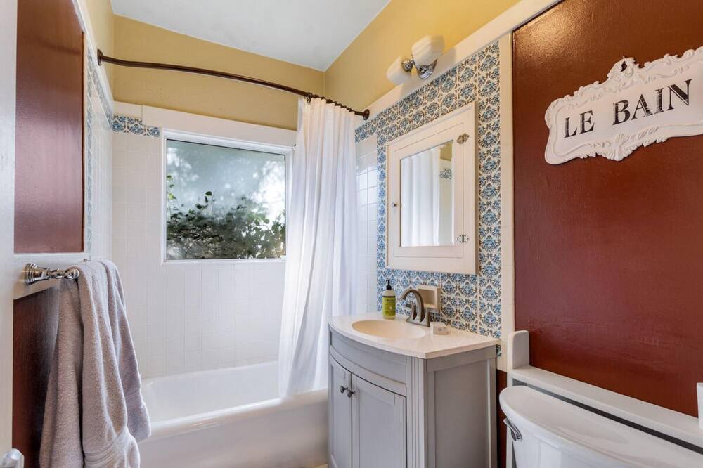 Photo of Bathroom in Feldman's