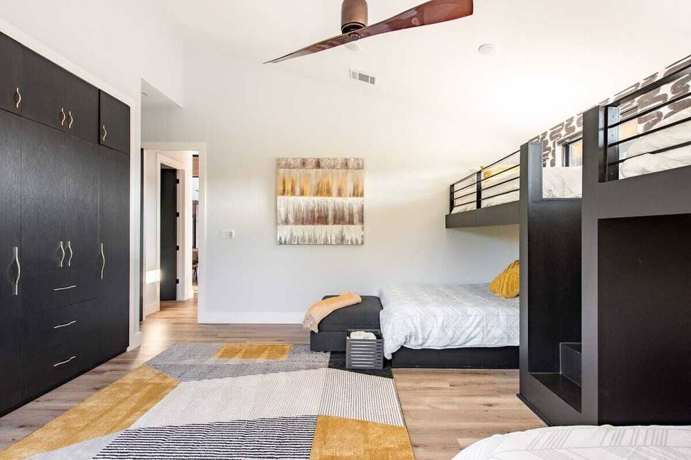 Photo of Bedroom in Briarcliff