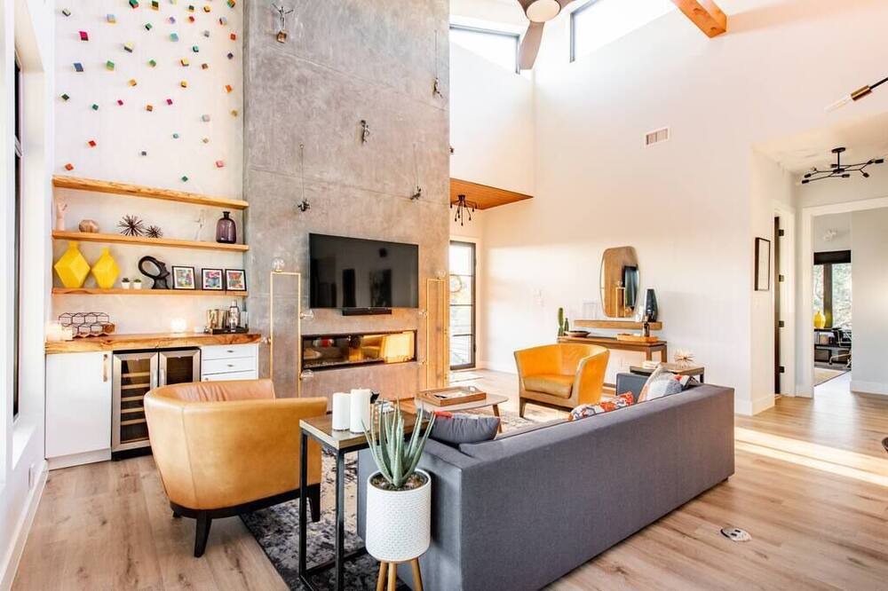 Photo of Livingroom in Briarcliff