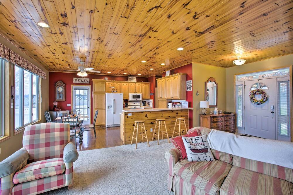 Photo of Bedroom in Cadillac
