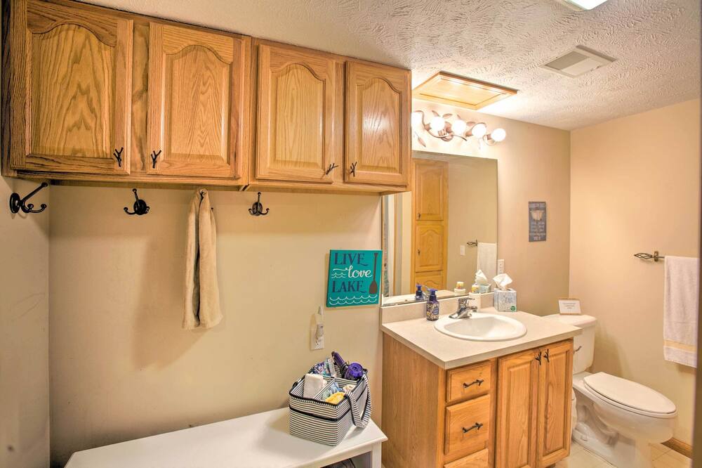 Photo of Bathroom in Cadillac