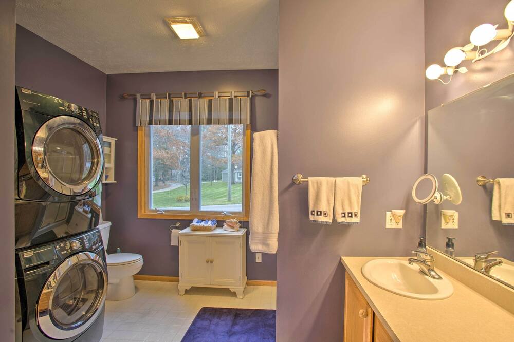 Photo of Bathroom in Cadillac