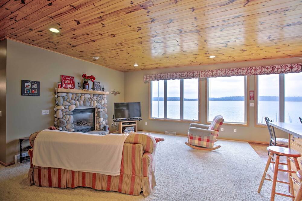 Photo of Livingroom in Cadillac