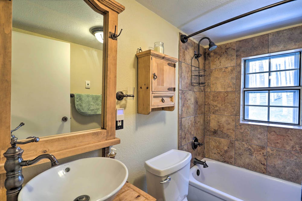 Photo of Bathroom in Cimarron