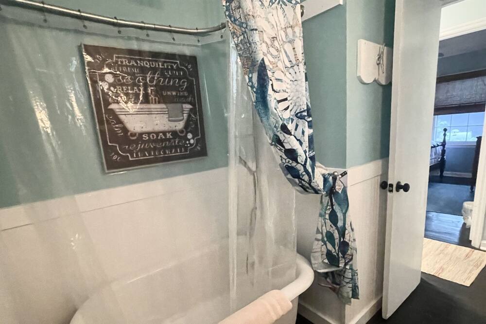 Photo of Bathroom in Isle of Palms