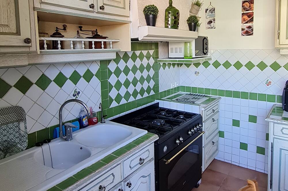 Photo of Kitchen in La Valette-du-Var
