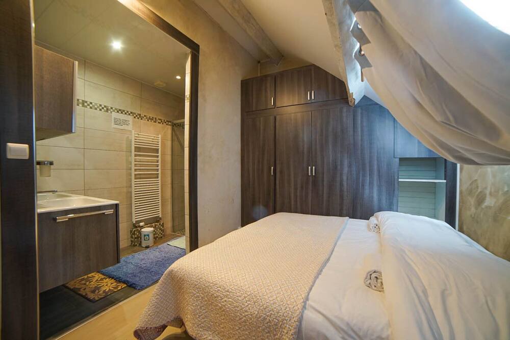 Photo of Bedroom in Tilloloy
