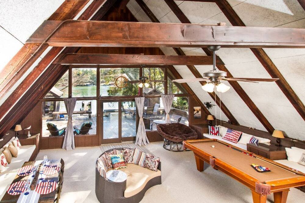Photo of Livingroom in Fair Play