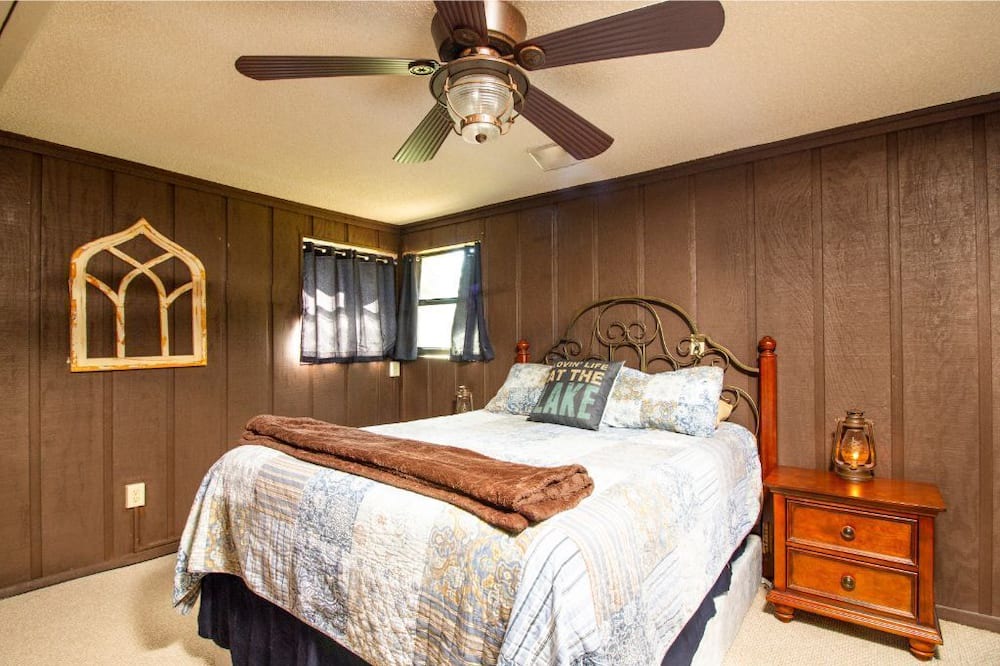 Photo of Bedroom in Fair Play