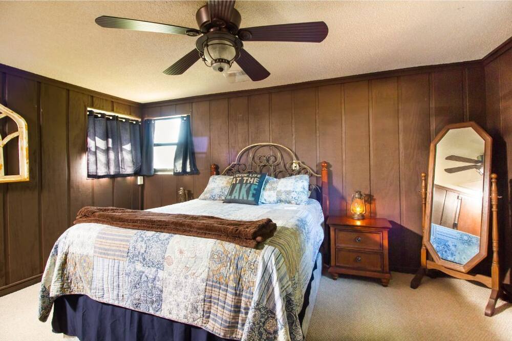 Photo of Bedroom in Fair Play