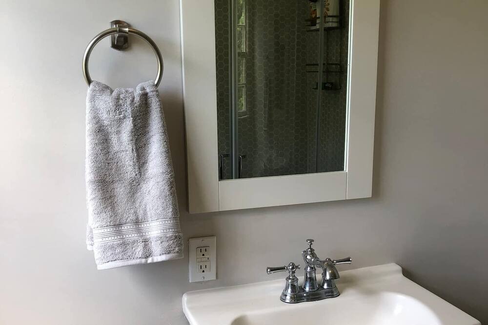 Photo of Bathroom in White Hall