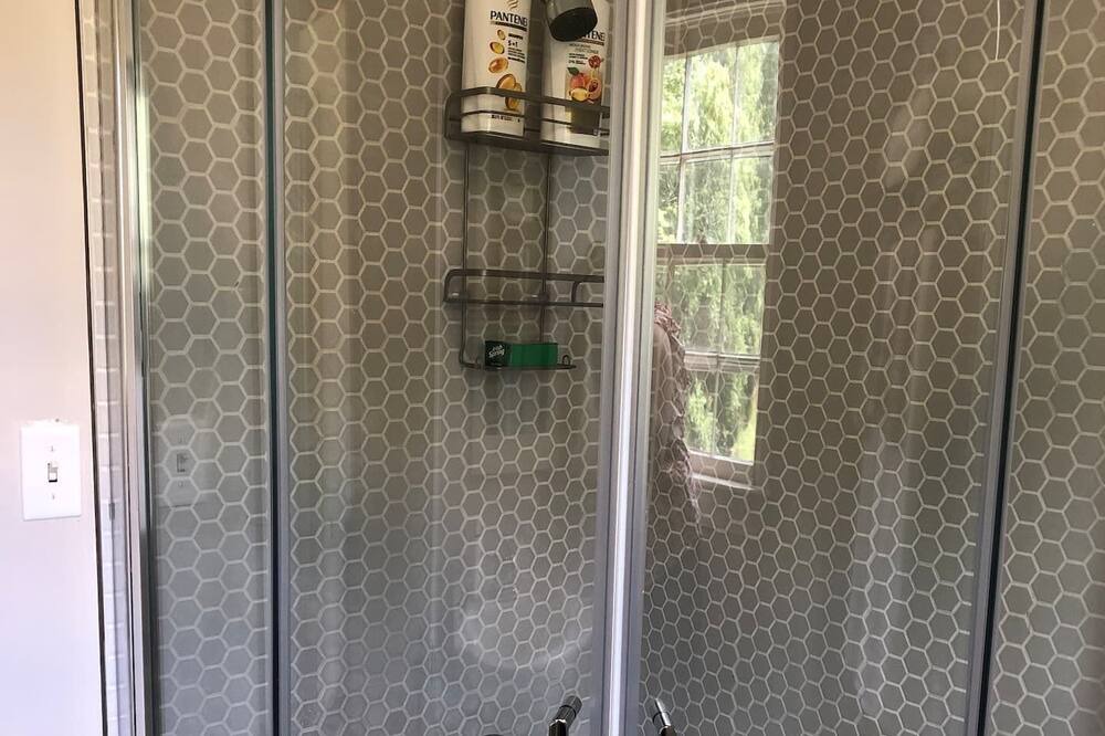 Photo of Bathroom in White Hall