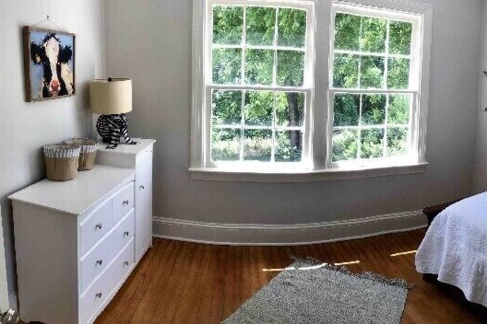 Photo of Bedroom in White Hall