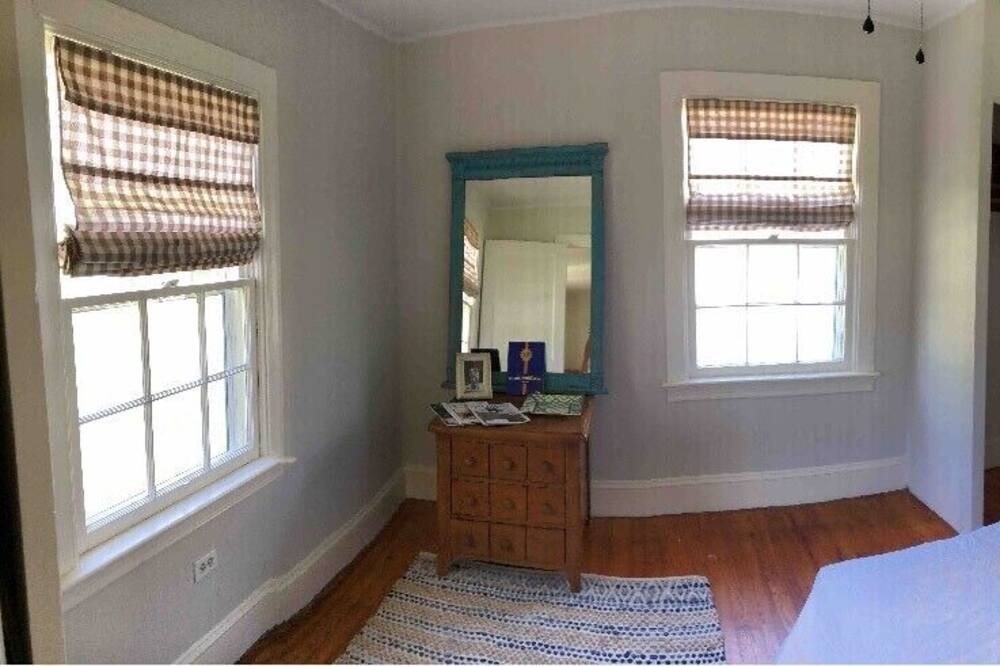 Photo of Bedroom in White Hall
