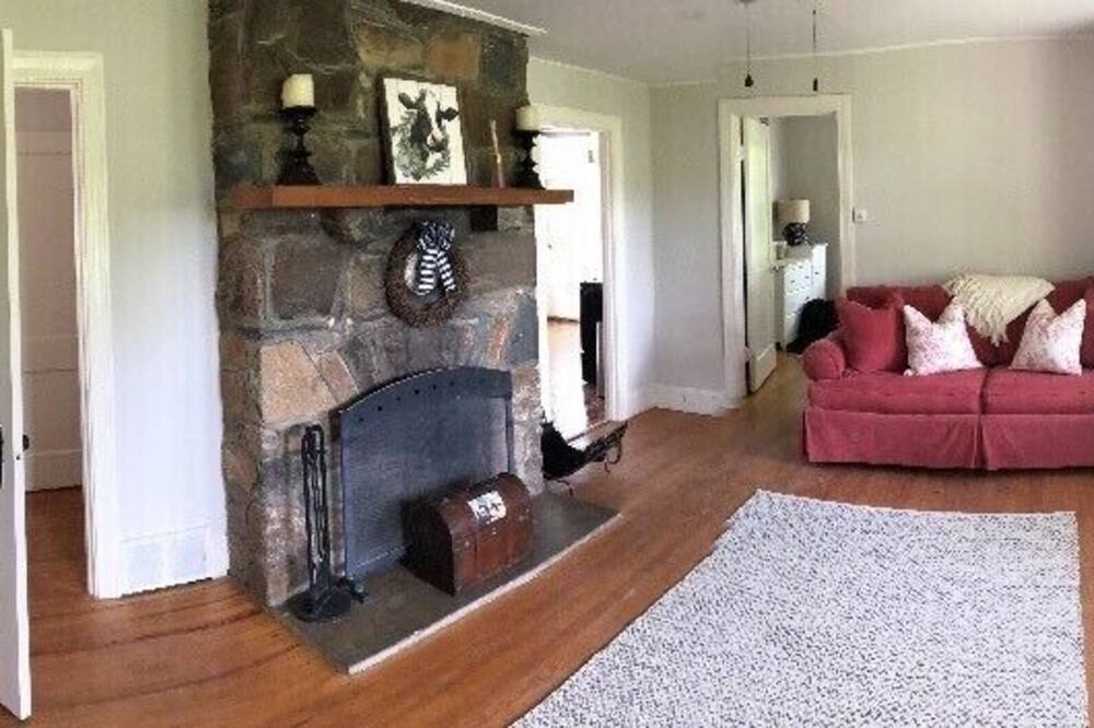 Photo of Bedroom in White Hall